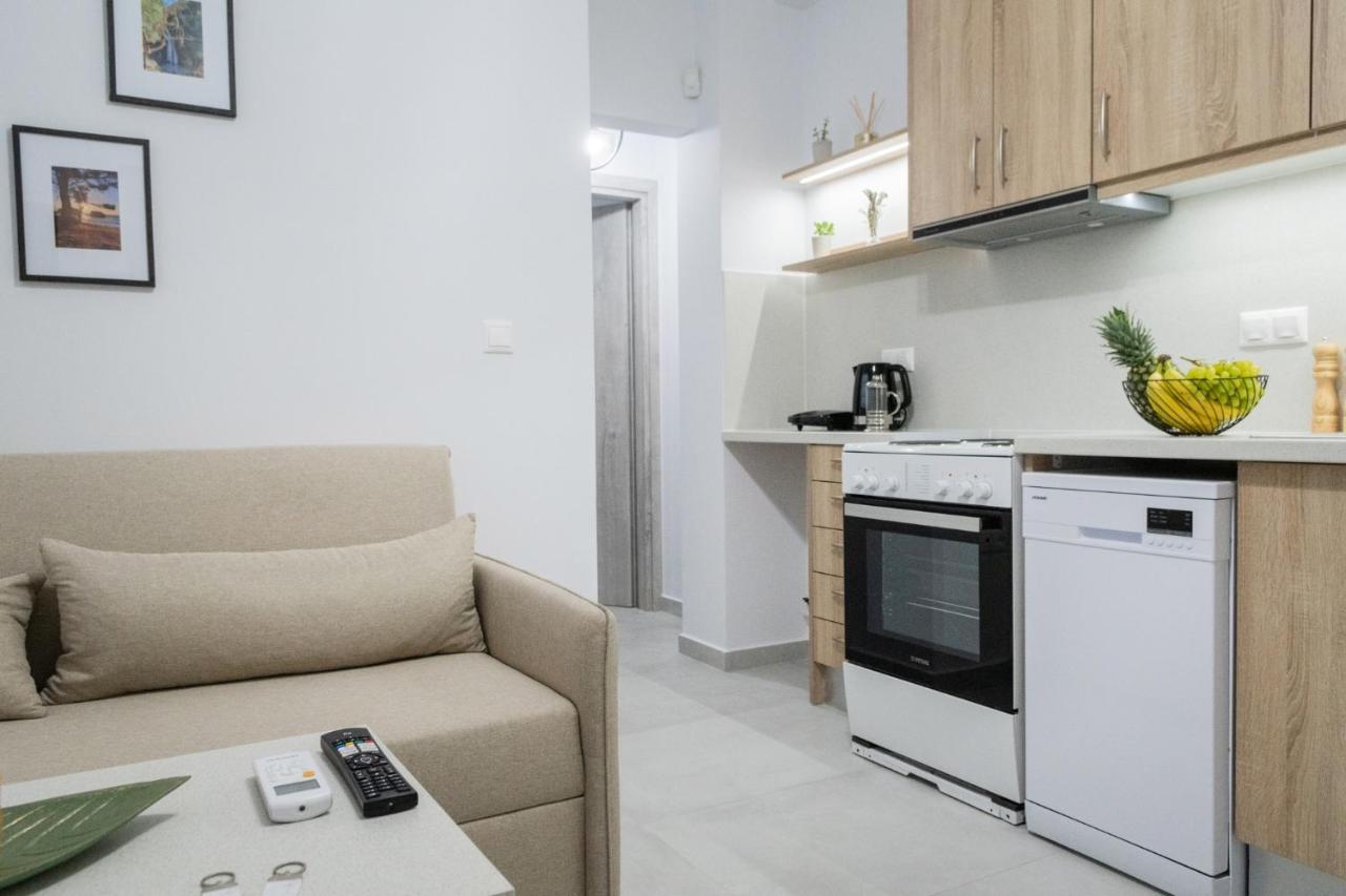 Alonakia Home Suites Filiatra Exterior foto