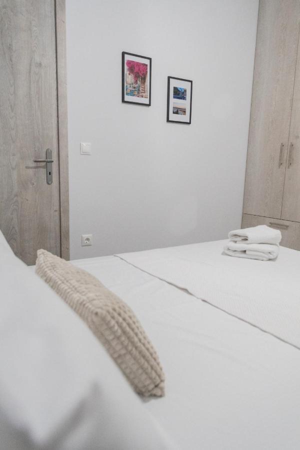 Alonakia Home Suites Filiatra Exterior foto